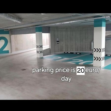 Happy Inn Vip, Self Check-In-24X7, A-C, Parking-In-The-Underground-Garage VNO Buitenkant foto