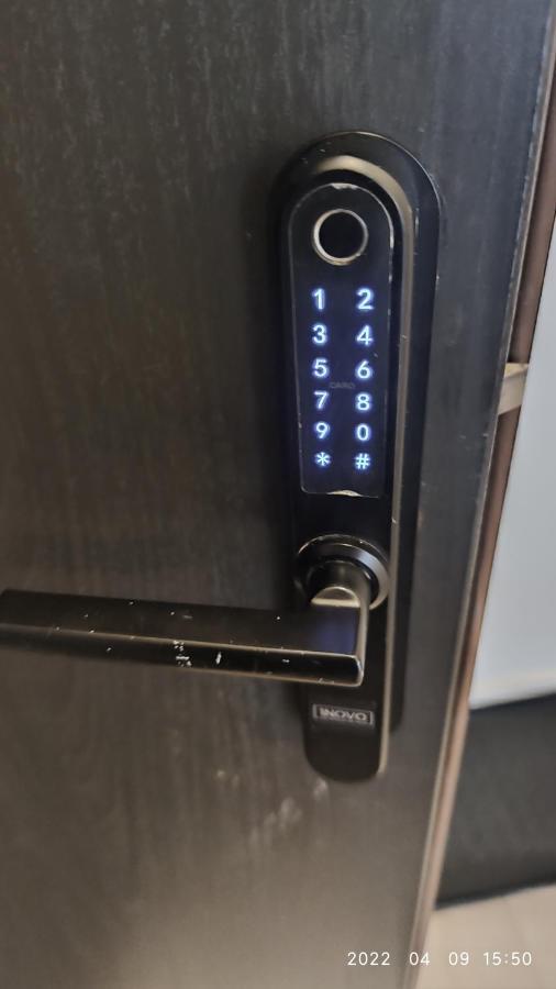 Happy Inn Vip, Self Check-In-24X7, A-C, Parking-In-The-Underground-Garage VNO Buitenkant foto
